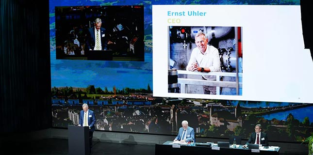 Foto der GV mit Blick auf die Bühne